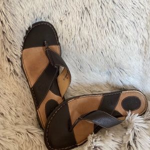 Born sandals